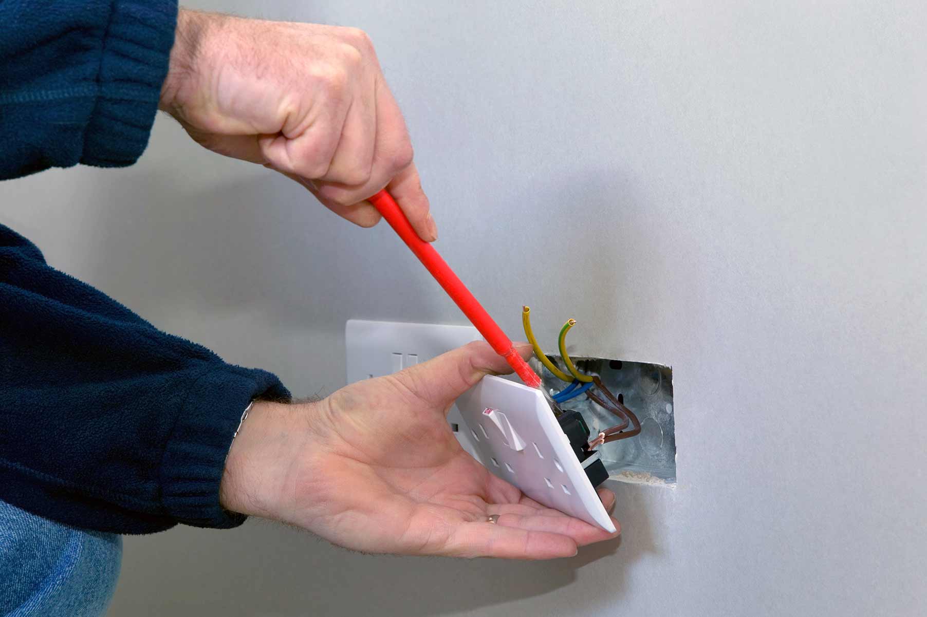Our electricians can install plug sockets for domestic and commercial proeprties in Oldbury and the local area. 
